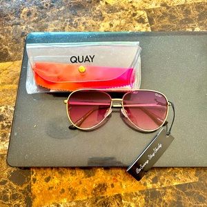 NWT! Quay Australia Sunglasses Large Frame in Pink-STARRY EYED 🤩